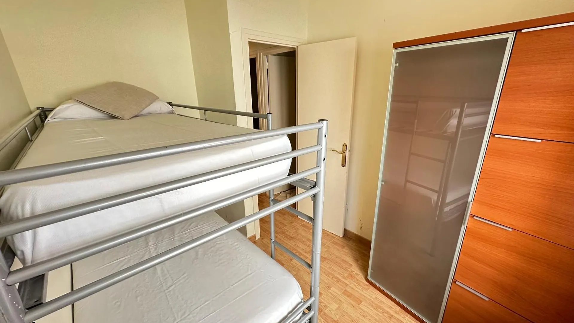 Agi Sant Sebastia 111 Appartement Roses